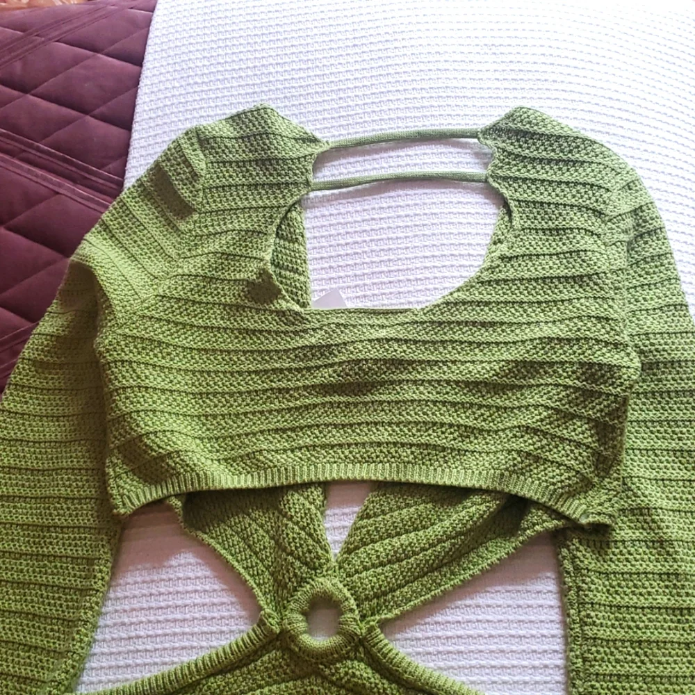 Forever 21 Green Knit Open Back And Side Dress with Ring Detail In Front. - Picture 7 of 9